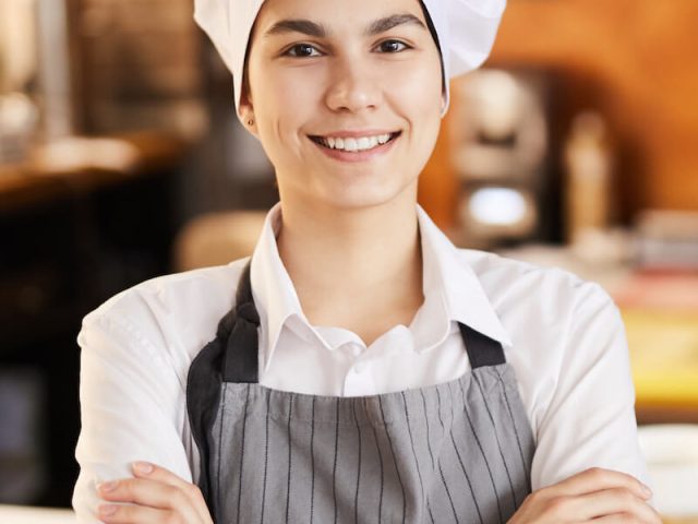 apprentice-chef-3NYK4RZ_cropped.jpg